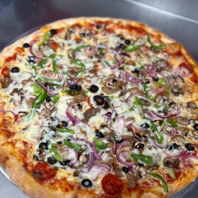 Deluxe Pizza.
