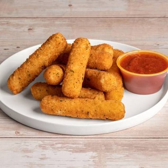 Mozzarella Sticks (10 Pcs).