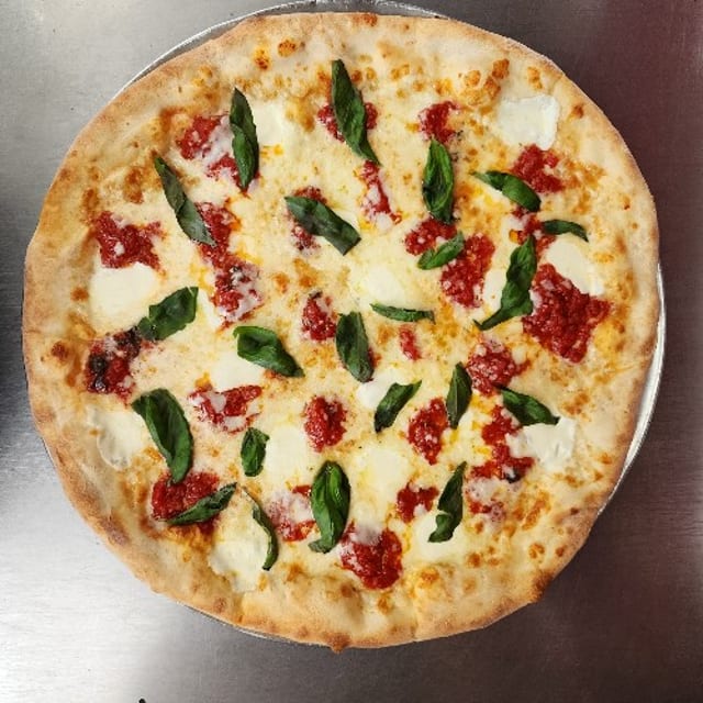 Margharita Pizza.